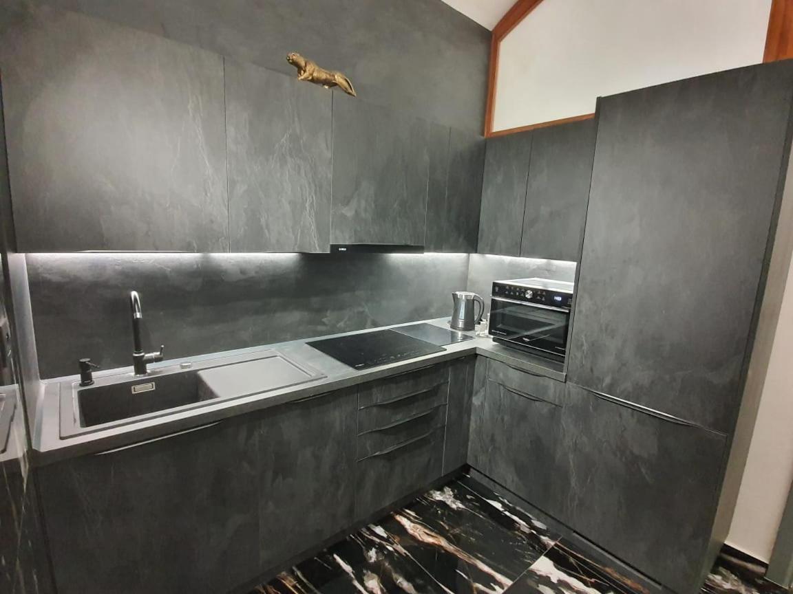 Monar Exclusive Center Free Parking In Garage Apartment Kosice Ngoại thất bức ảnh